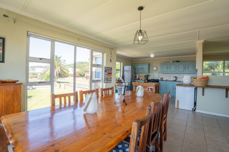 5 Bedroom Property for Sale in Kidds Beach Eastern Cape